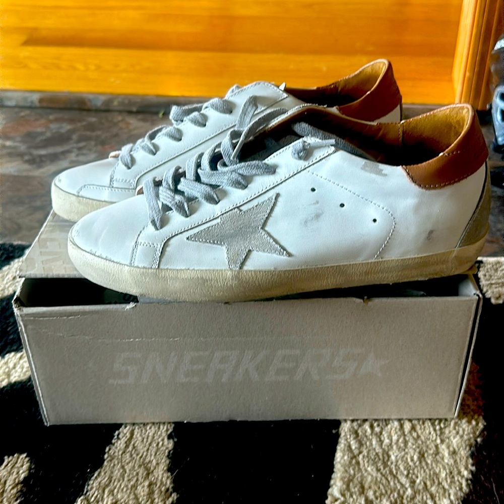 Size 40 Golden Goose sneakers. Very lightly worn.